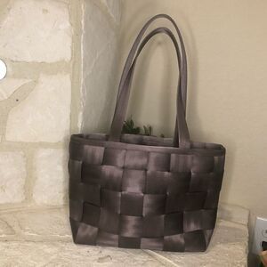 Harveys the original seatbelt bag chocolate brown shoulder bag